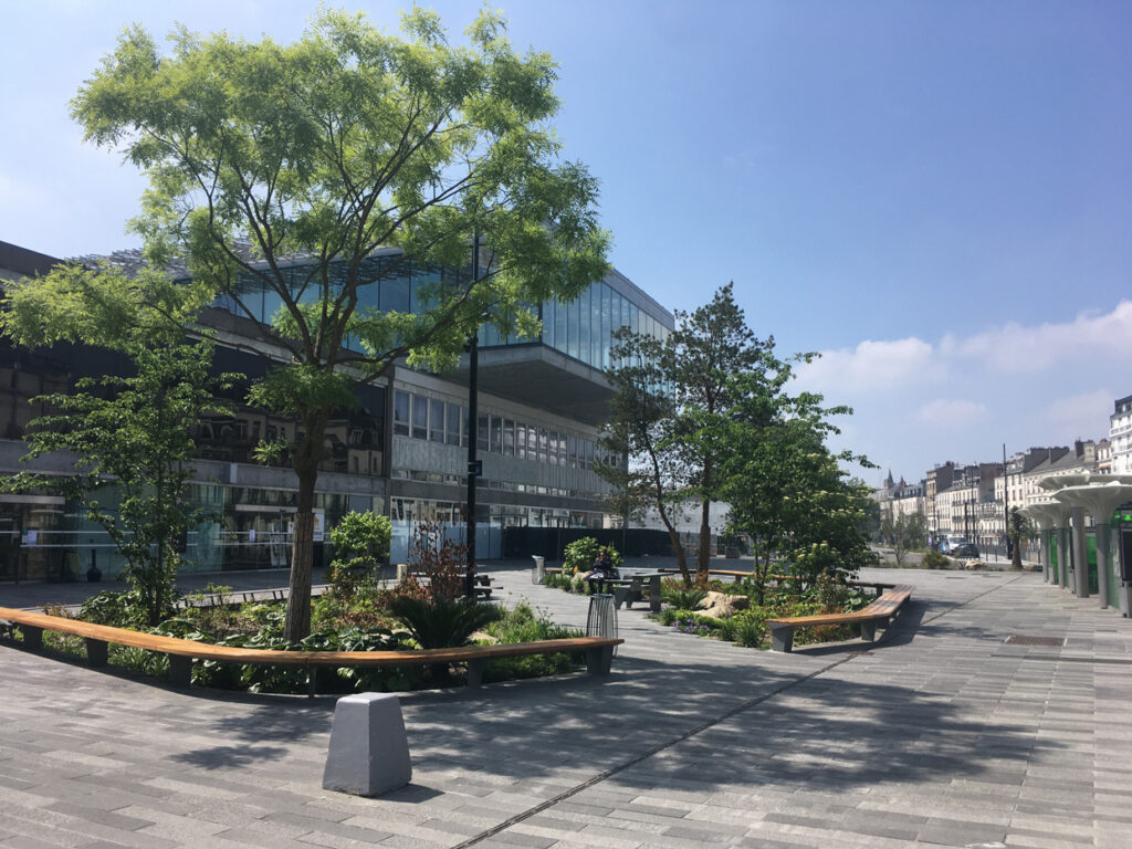 phytolab_Nantes-Gare-nord-parvis01-juin2020