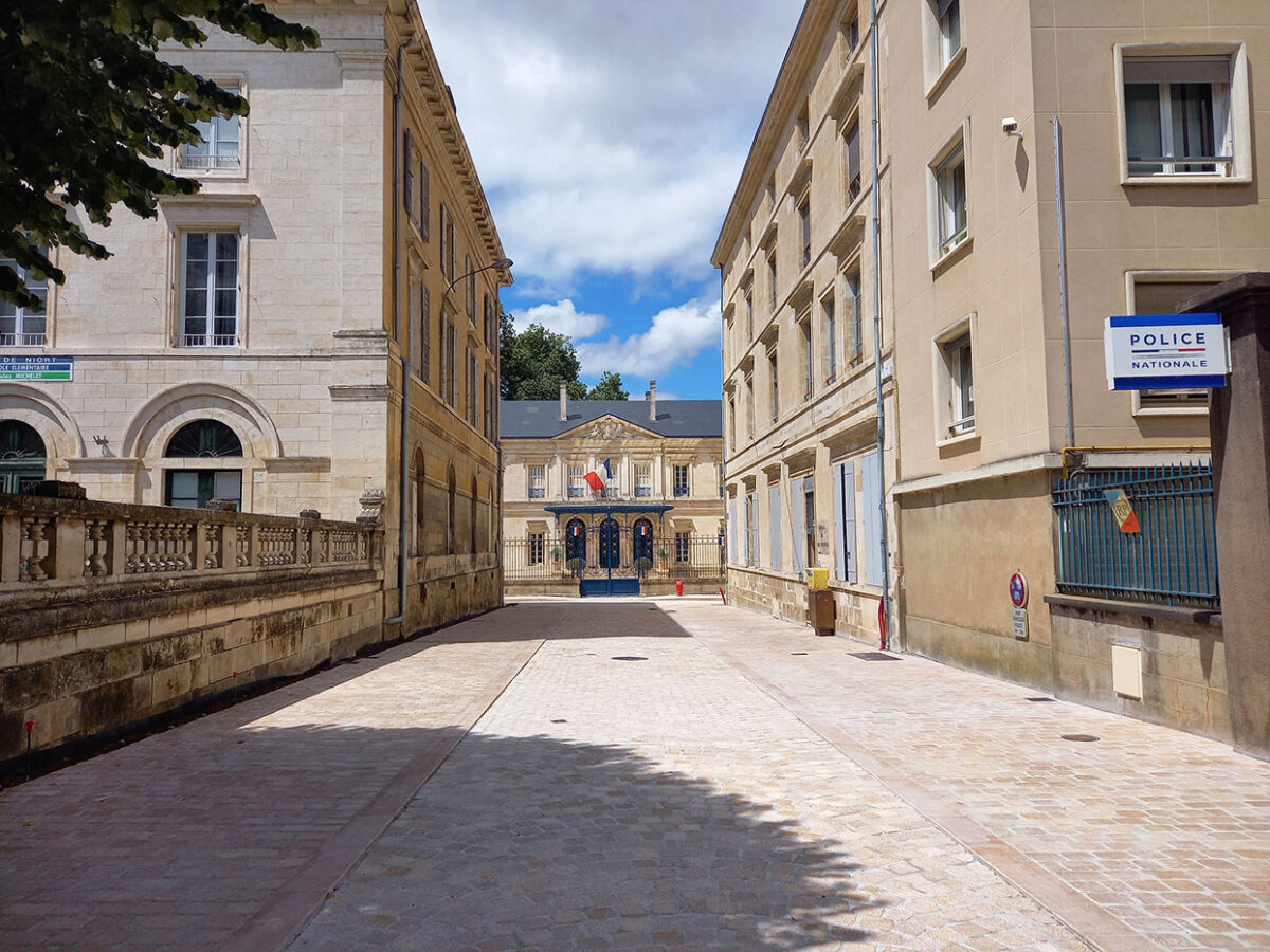 Niort, rue de la Préfecture, continuité de la place Martin-Bastard